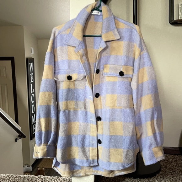 Shacket - Picture 3 of 3